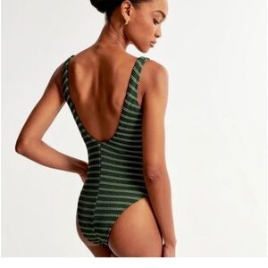 Abercrombie NWT Swim Size L